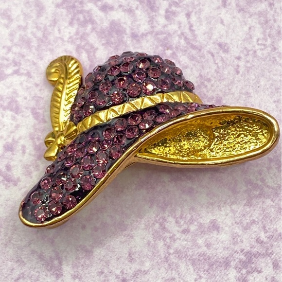 Signed LS Gold tone Hat Brooch Pave Purple Rhinestones With Feather - Picture 4 of 5
